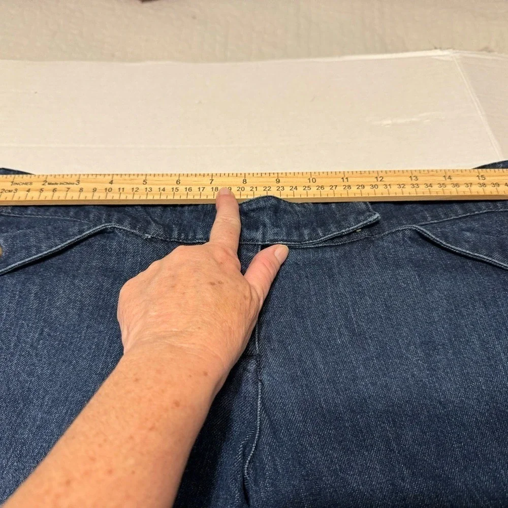 New York & Company Denim Jeans Women's Size 8 Dark Wash Flared Leg Button Detail - Picture 6 of 11